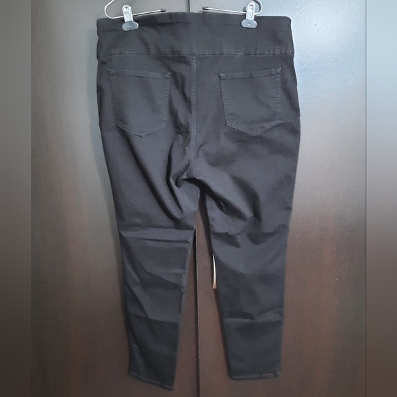 Lee Plus Slim Fit Skinny Jean - Picture 2 of 8